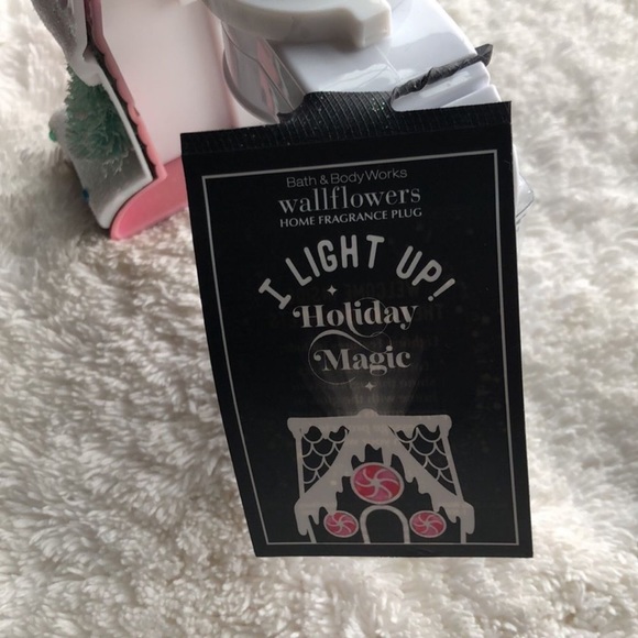 NWT Bath & Body Works Magical Holiday House Nightlight Christmas Wallflower - Picture 3 of 7